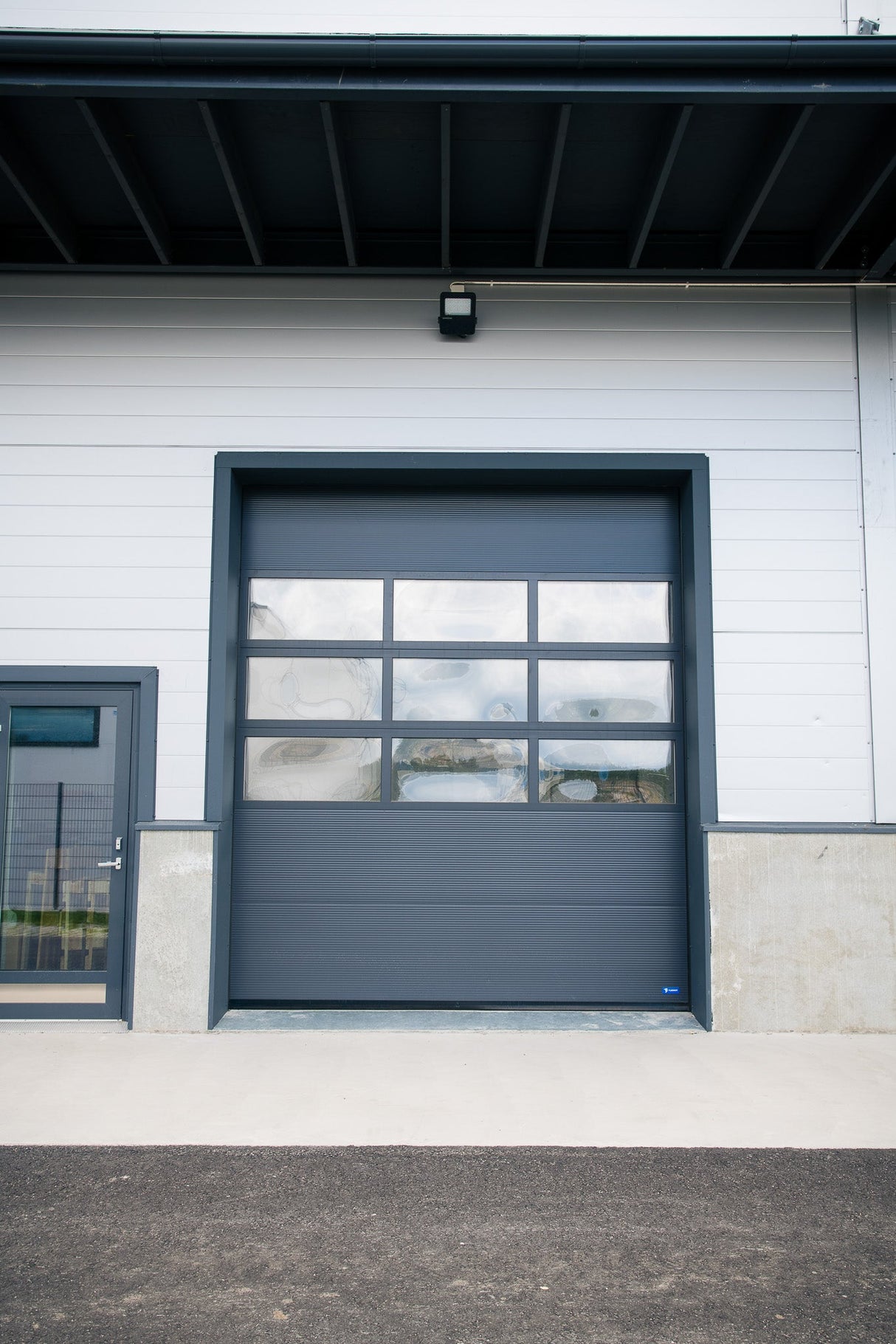 Industriportar Turner grå