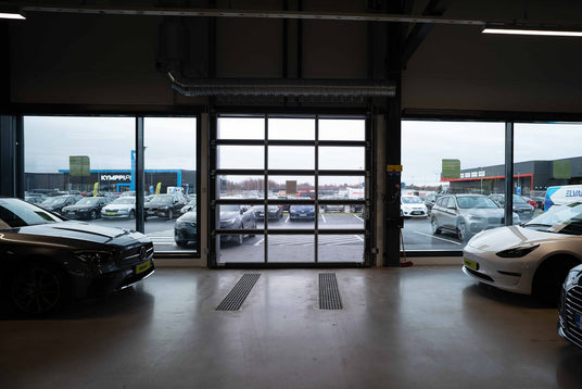 Turner Door industriportar med panorama paneler.