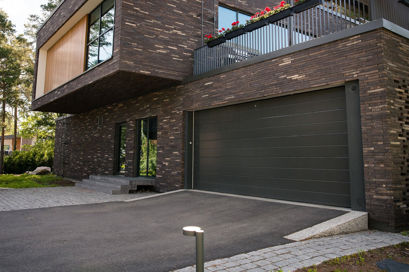 Turner 820 premium garageport, brun