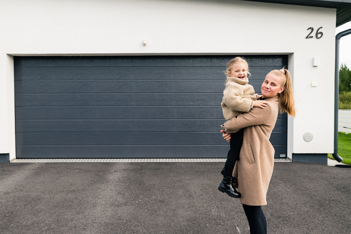 Turner 820 premium garageport, grå