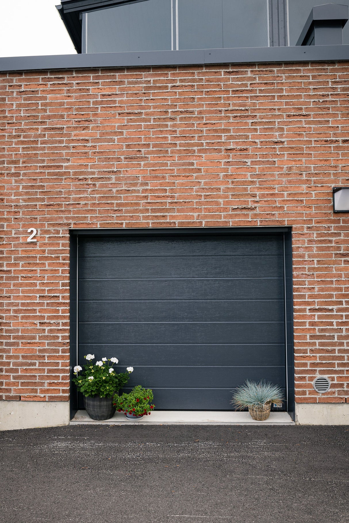 Turner 820 premium garageport, grå